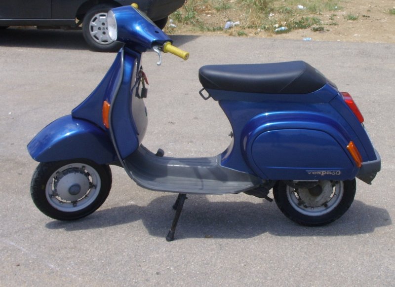 200874143839_vespa%202.jpg